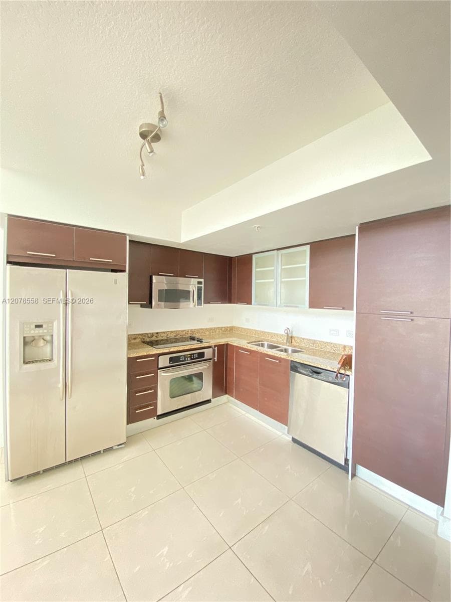 41 SE 5th St # 1109, Miami, FL 33131 photo 5