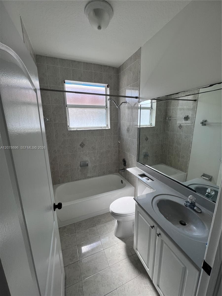 16147 SW 66th Ter # House, Miami, FL 33193 photo 5