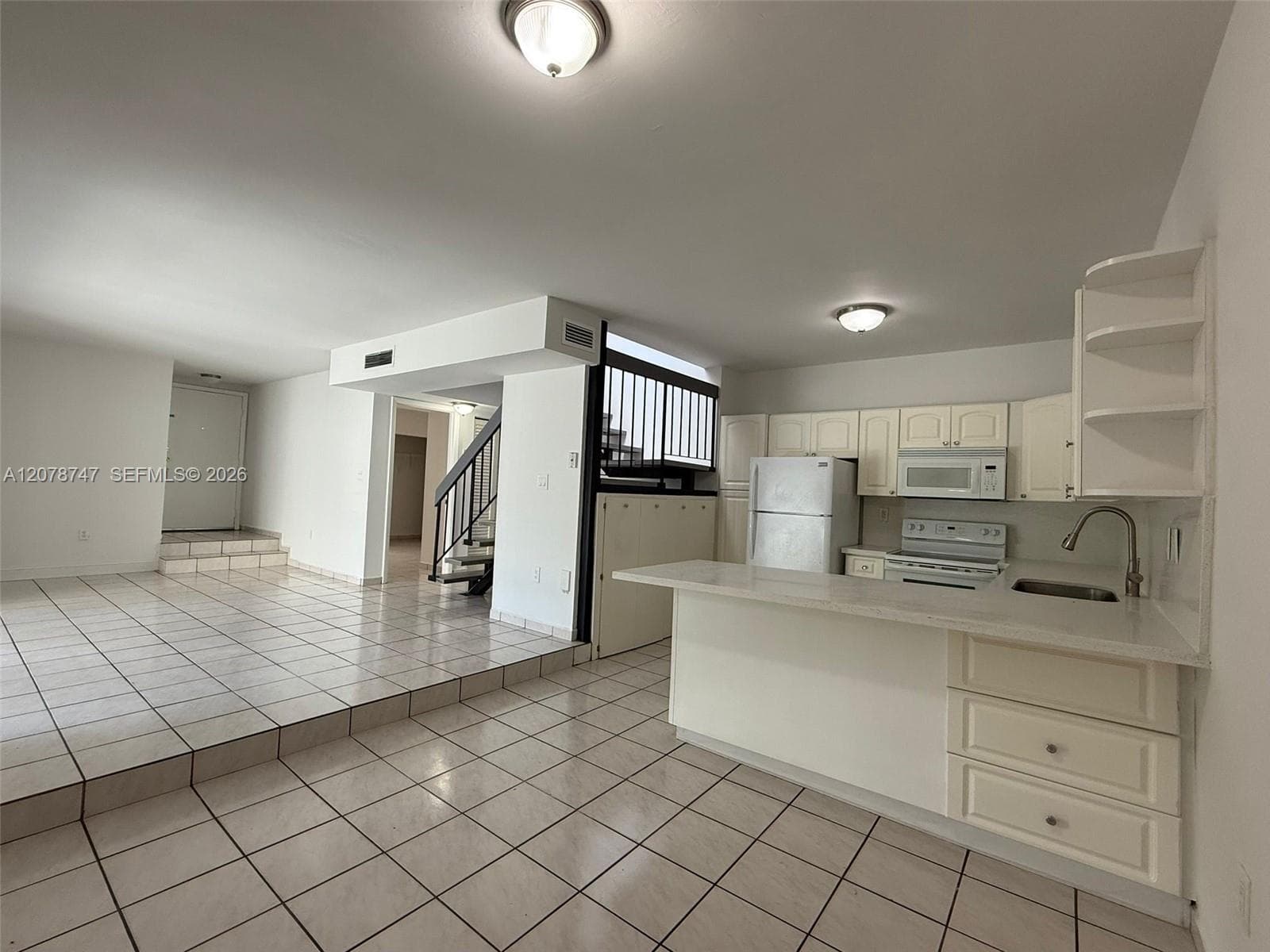 746 NW 105th Pl # A6, Miami, FL 33172 photo 2