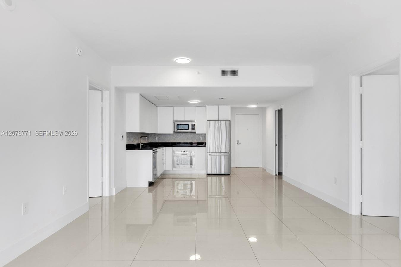 92 SW 3rd St # 1403, Miami, FL 33130 photo 3