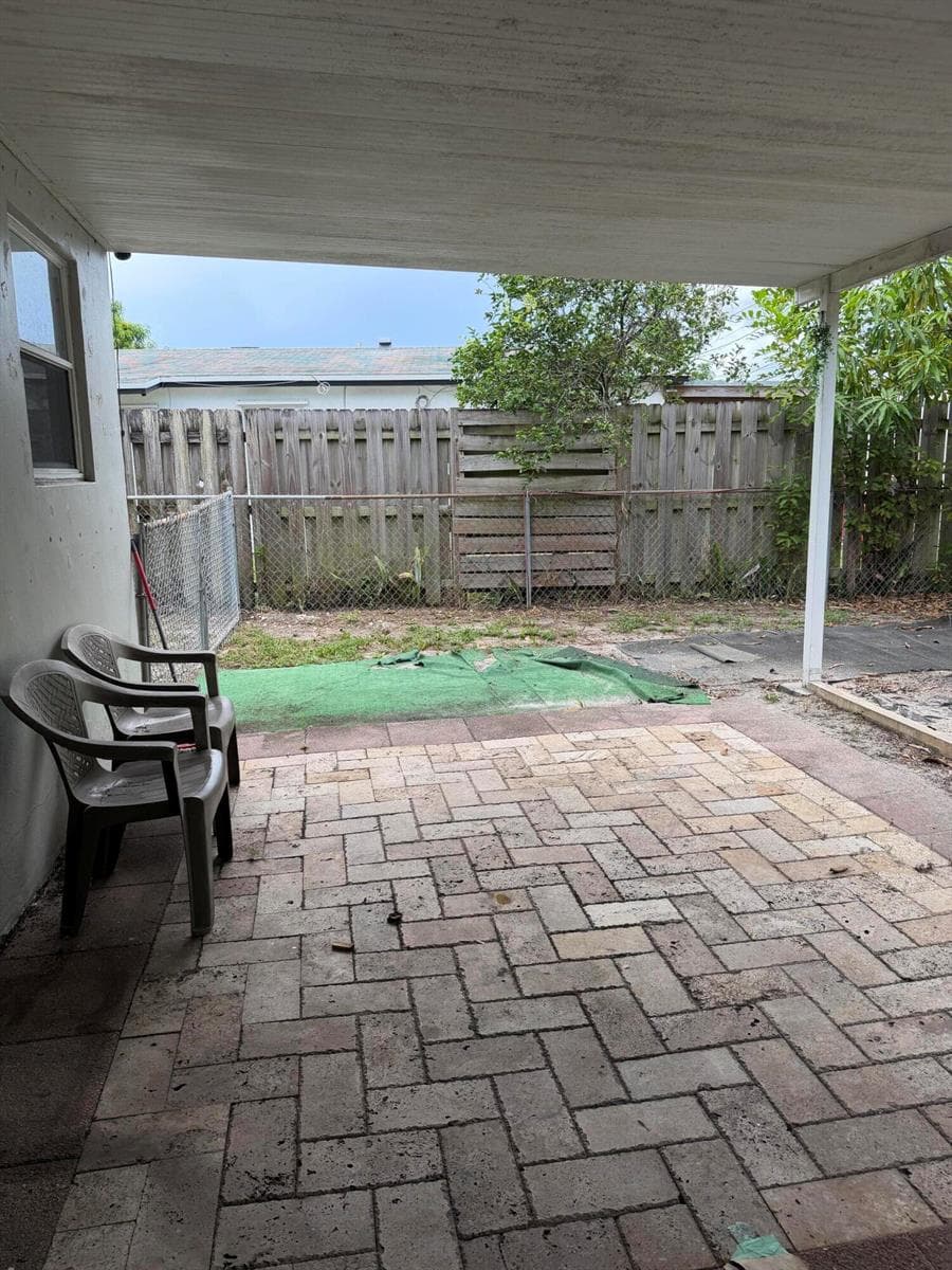 1501 N 70th Way, Hollywood, FL 33024 photo 3