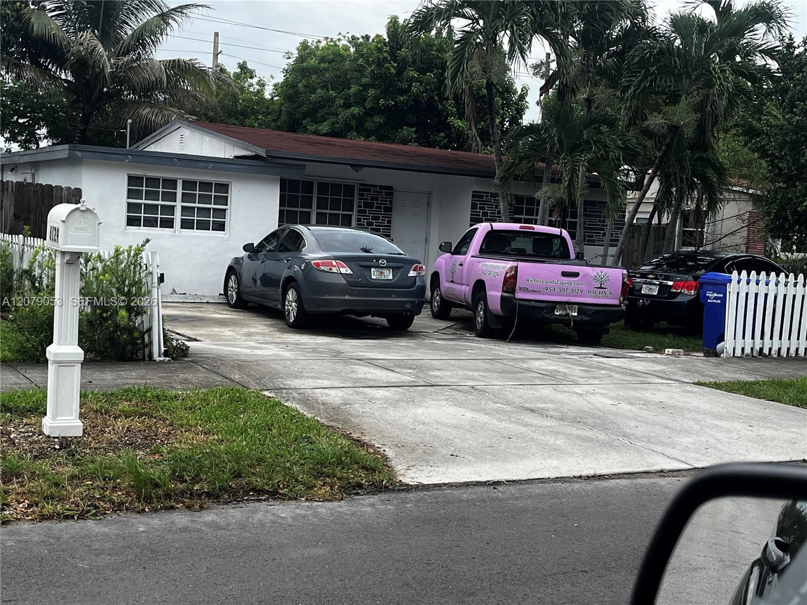 6125 Dawson St, Hollywood, FL 33023