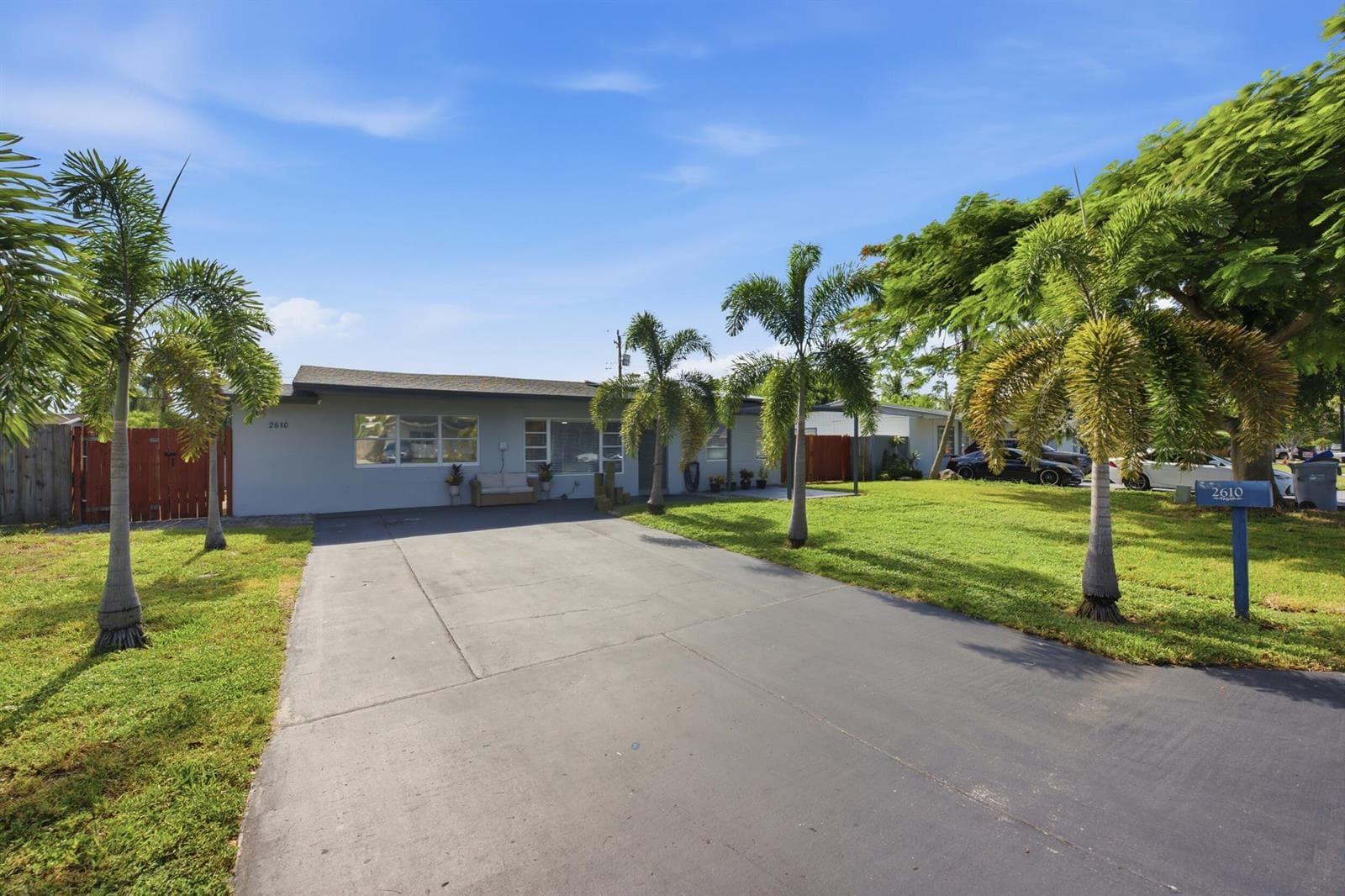 2610 NE 8th Avenue, Pompano Beach, FL 33064 photo 2
