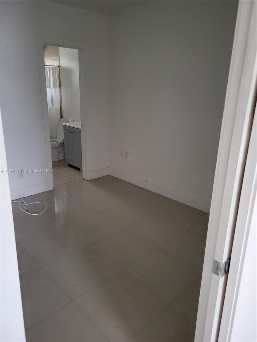 7725 Carlyle Ave # 9, Miami Beach, FL 33141 photo 3
