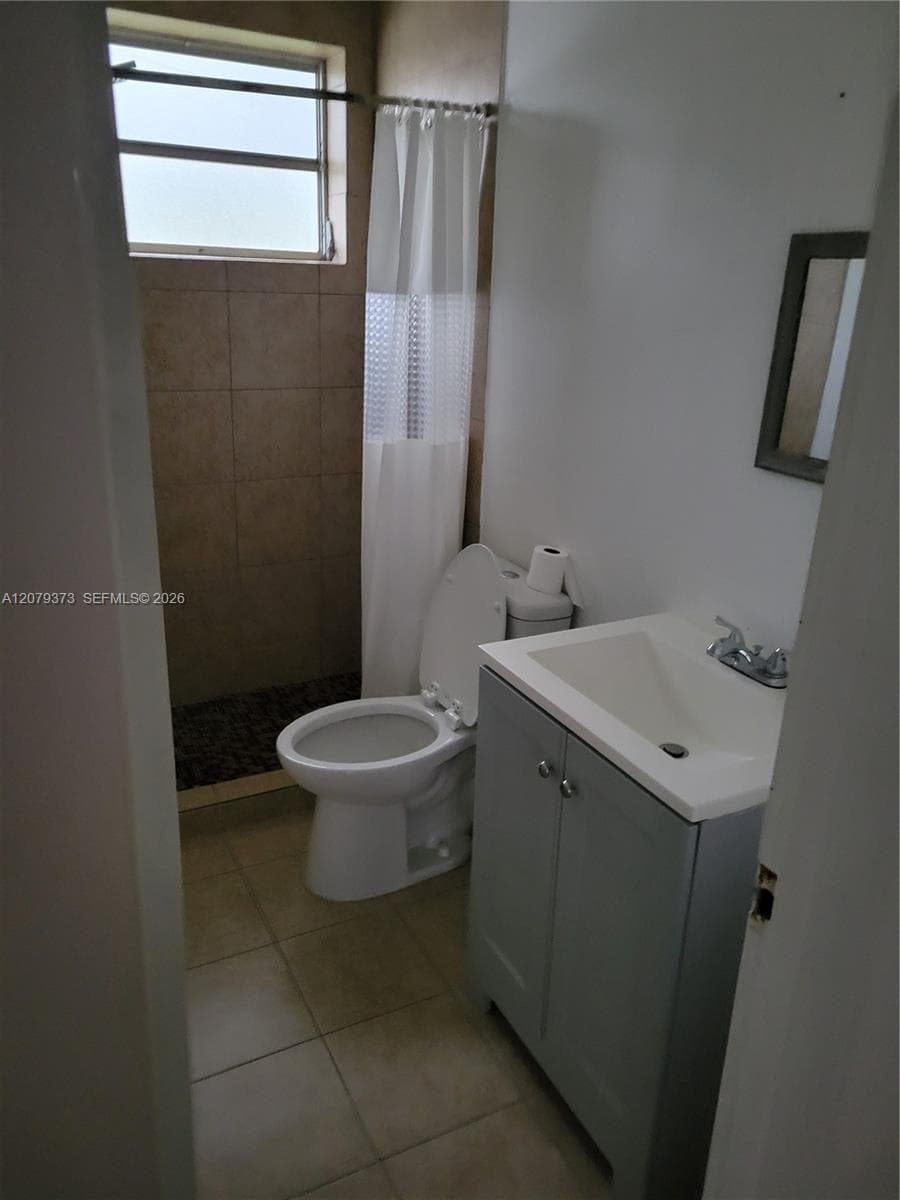 7725 Carlyle Ave # 9, Miami Beach, FL 33141 photo 4