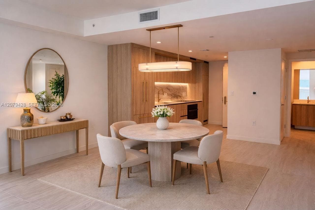77 SE 5 ST # 1806, Miami, FL 33131 photo 3