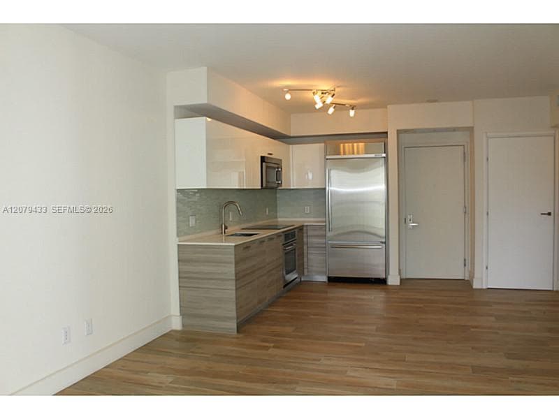 1300 Brickell Bay Dr # 1008, Miami, FL 33131 photo 2
