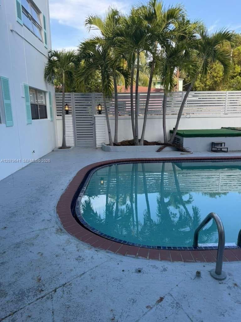 421 NE 68th St # 8, Miami, FL 33138 photo 2