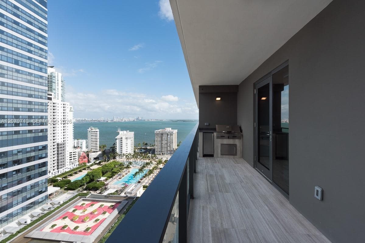 1451 Brickell Ave # 2206, Miami, FL 33131 photo 3