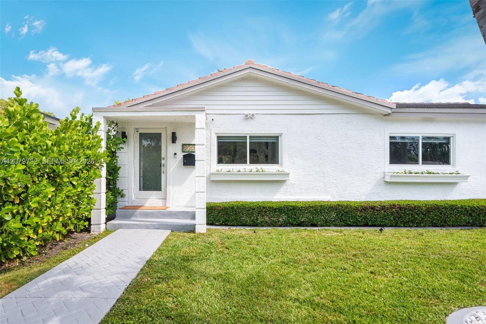 2521 SW 25th Ter, Miami, FL 33133 photo 2