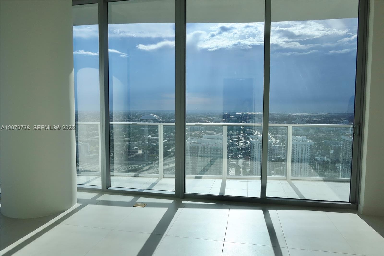 1400 biscayne blvd # 4502, Miami, FL 33132 photo 3