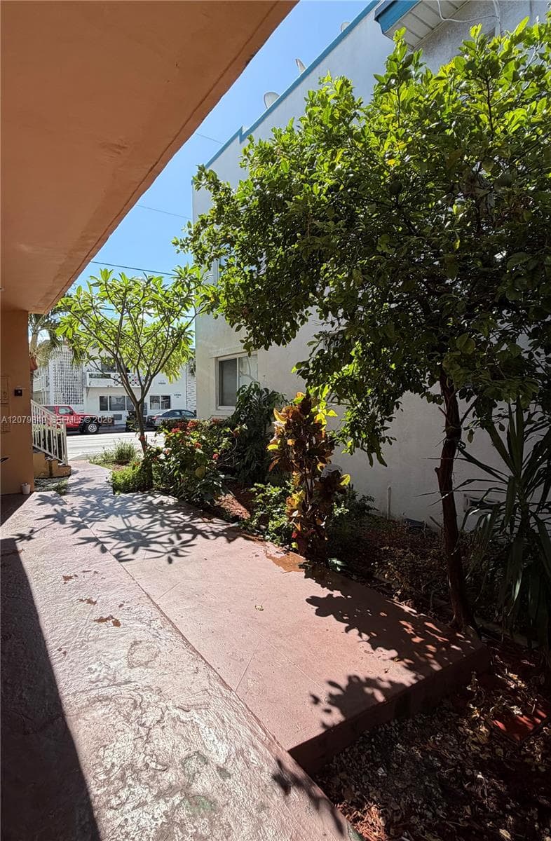 7720 Harding Ave # 2, Miami Beach, FL 33141 photo 2