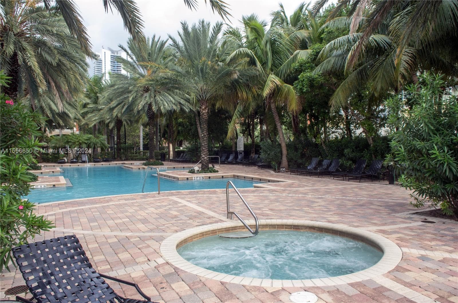 17100 N Bay Rd # 1402, Sunny Isles Beach, FL 33160