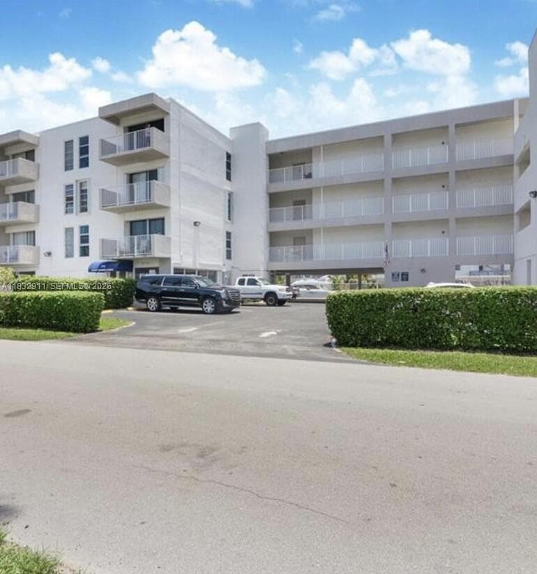 3716 NE 168th St # 303, North Miami Beach FL 33160