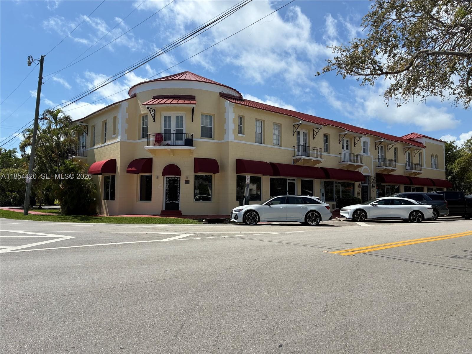 710 W 51st St, Miami Beach FL 33140