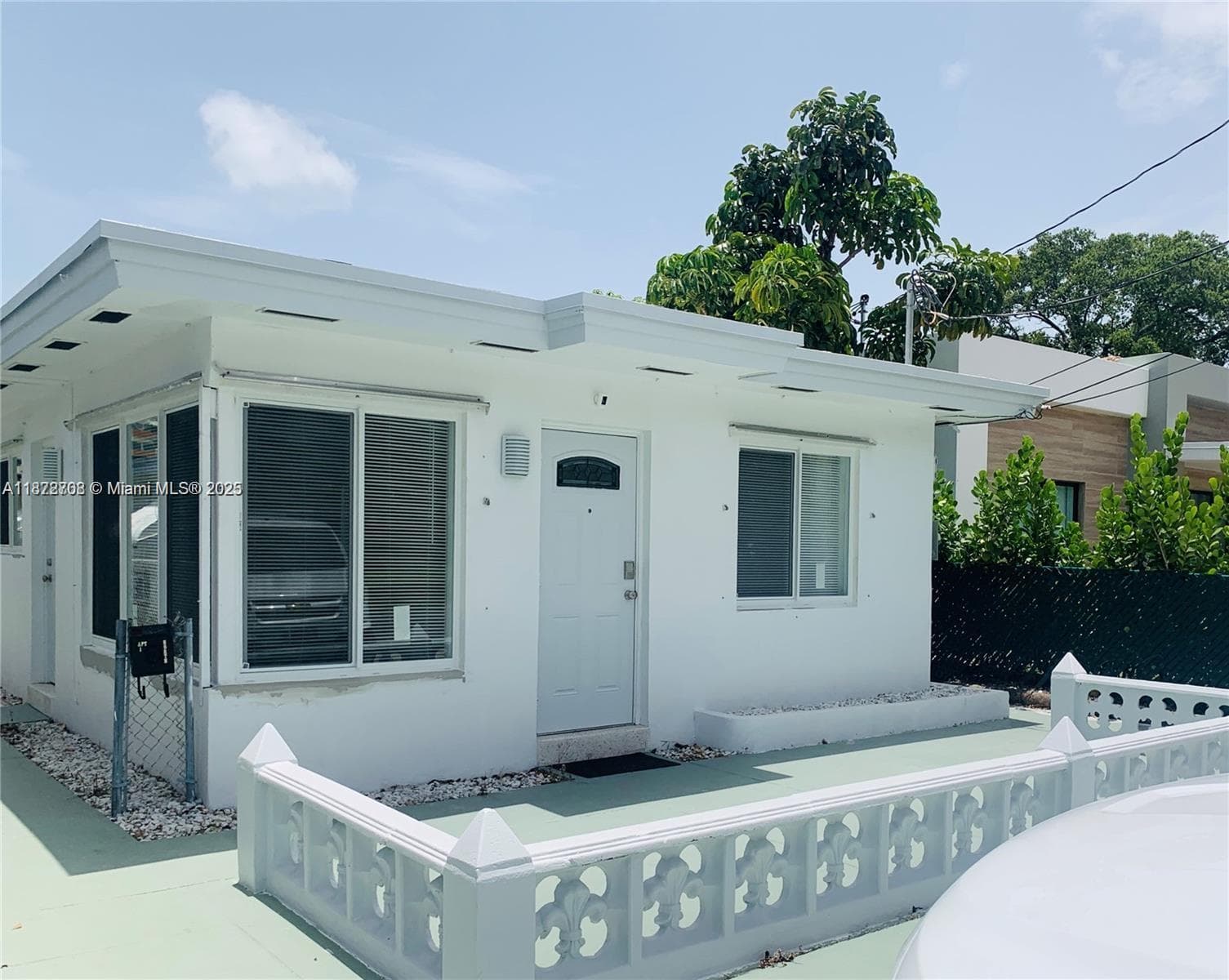 116 SE 9th Ct, Hallandale Beach FL 33009