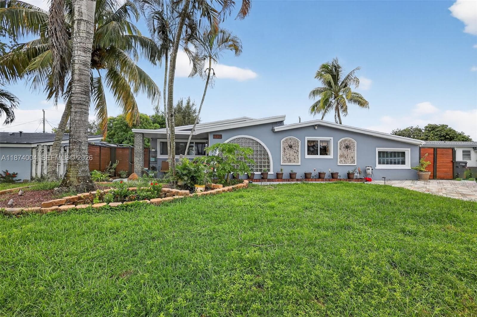 7120 Wilson St, Hollywood FL 33024