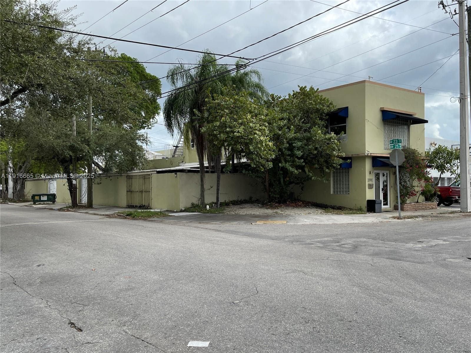 2299 NW 25th Ave, Miami FL 33142