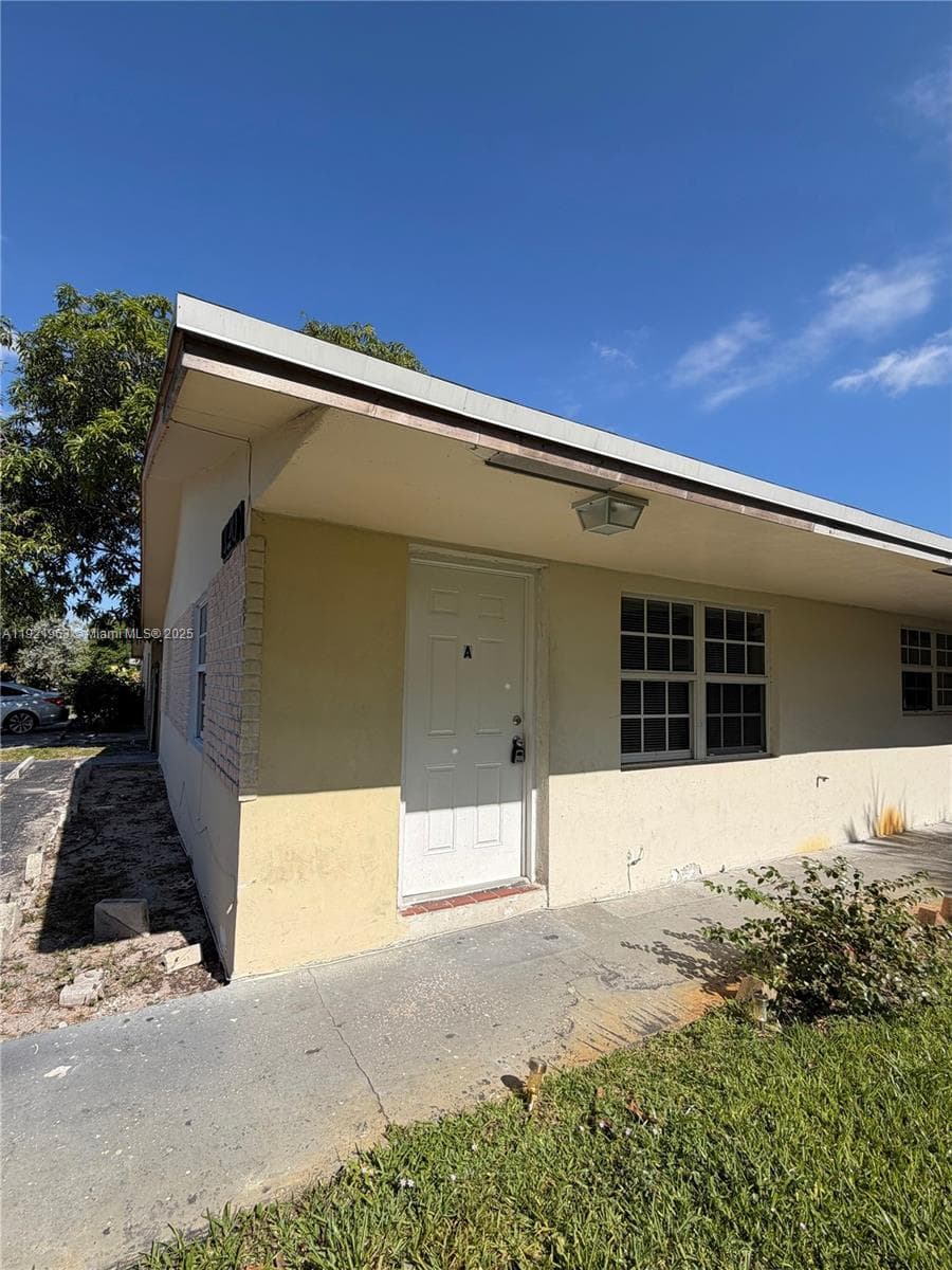 1320 SW 11th Ave # A, Deerfield Beach FL 33441