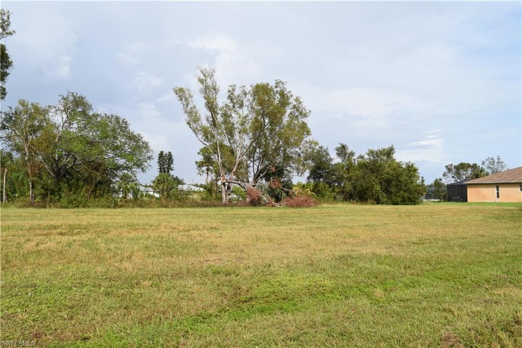 2221 NE 25th Terrace, Cape Coral FL 33909