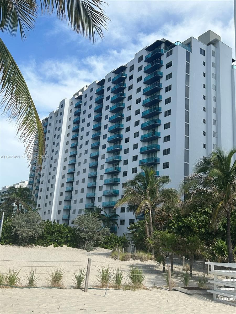 4001 S Ocean Dr # PH11, Hollywood FL 33019