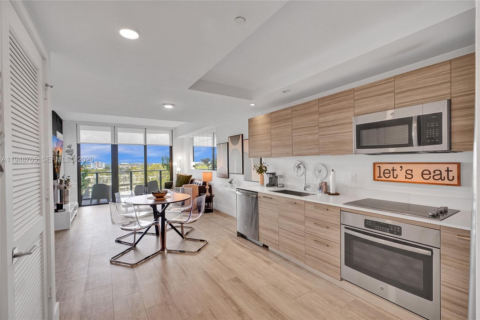 121 NE 34th St # 910, Miami, FL 33137