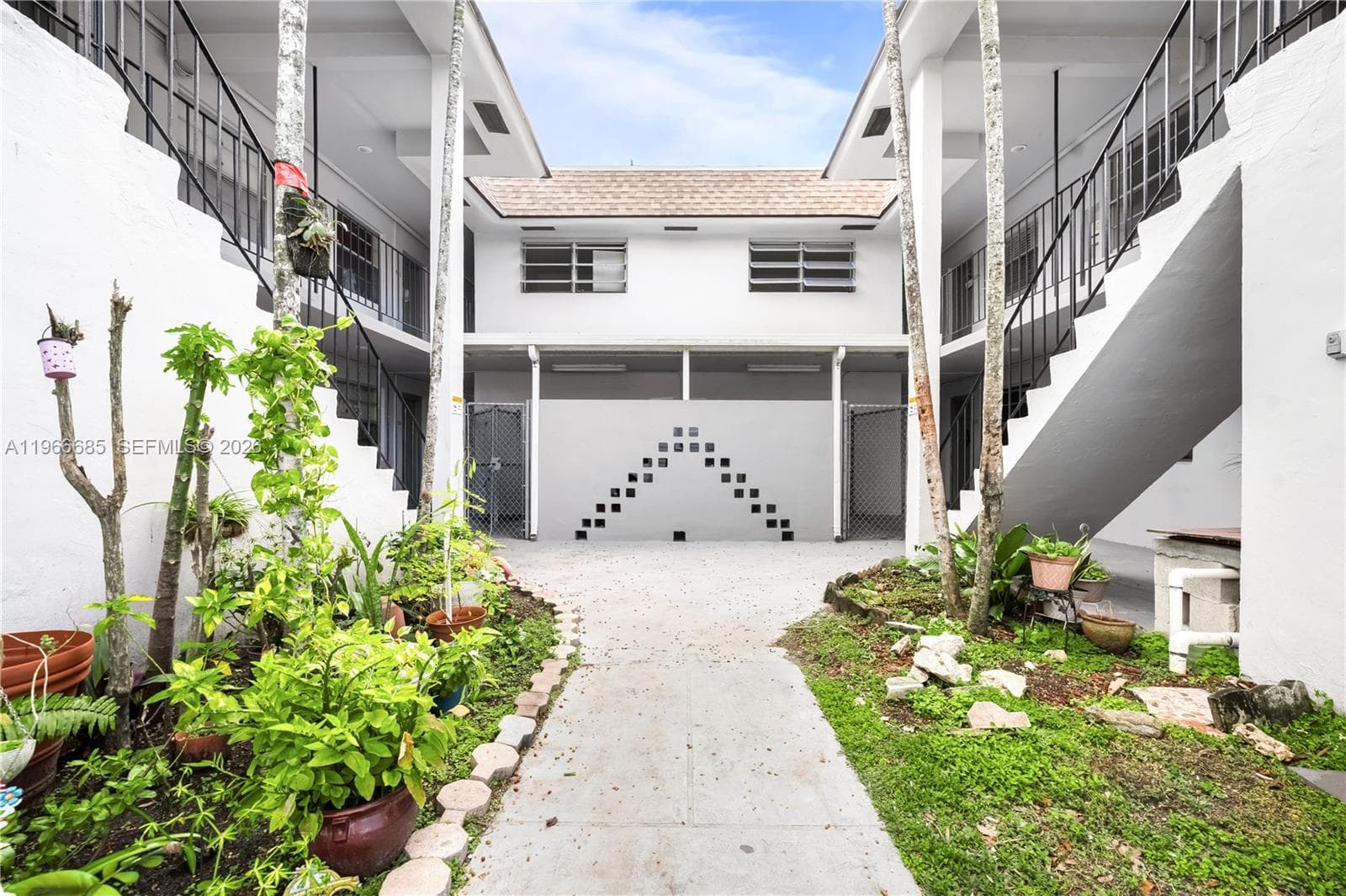 10375-35-55 SW 40th St # 0, Miami, FL 33165