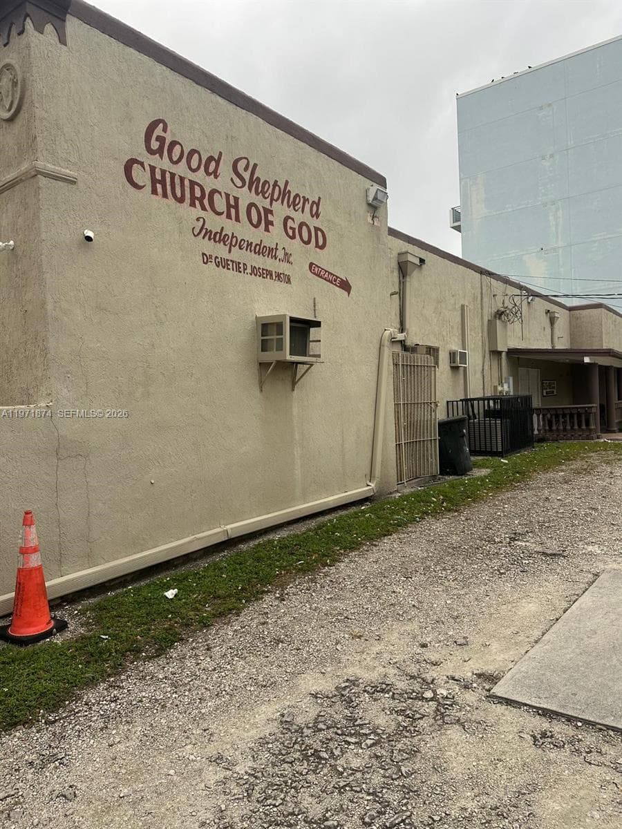 5301 NW 17th Ave, Miami FL 33142
