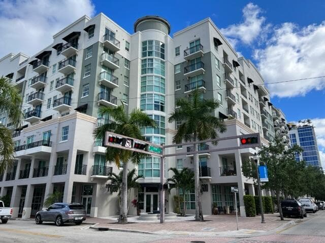 600 S Dixie Highway # 752, West Palm Beach FL 33401