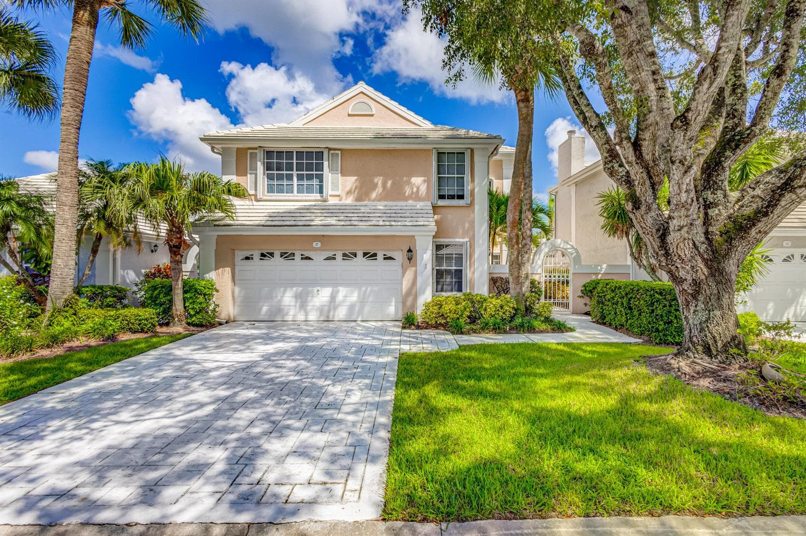17 Selby Lane, Palm Beach Gardens FL 33418