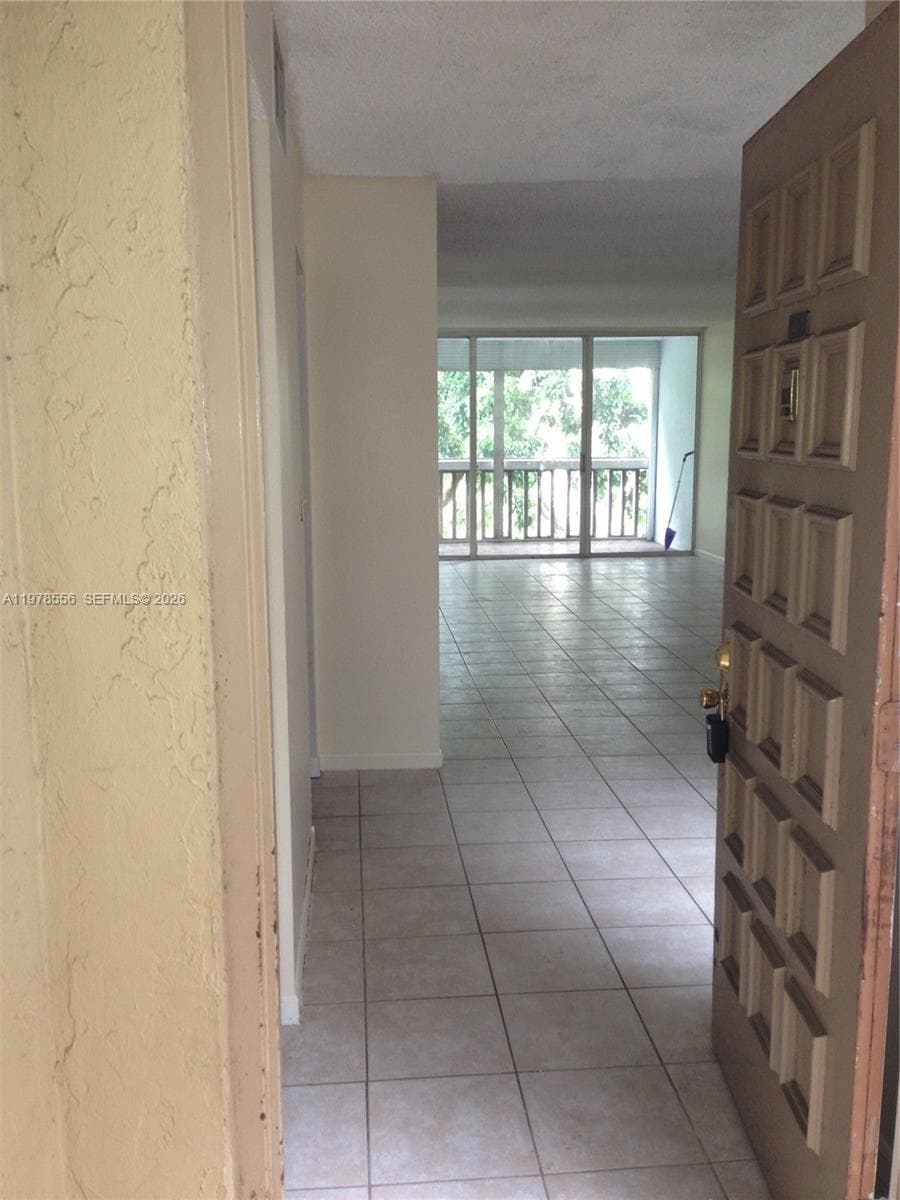 7031 Environ Blvd # 221, Lauderhill FL 33319