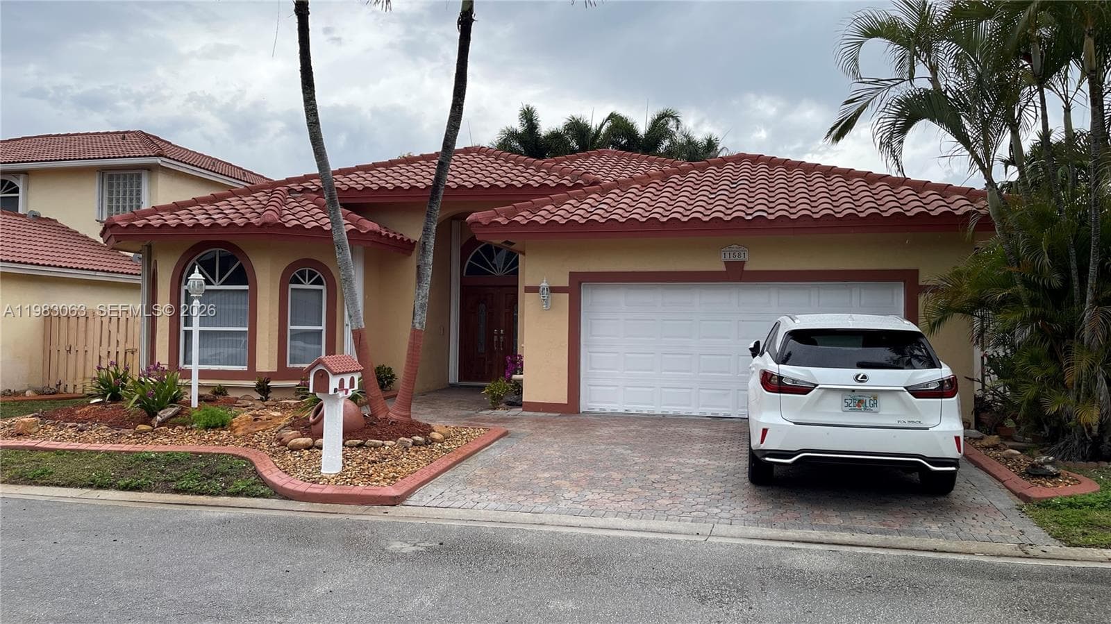 11581 SW 10th Ct, Pembroke Pines FL 33025
