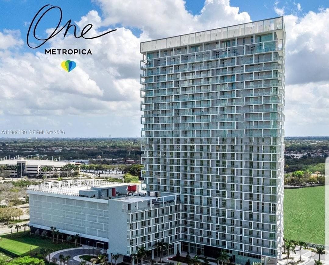 2000 Metropica Way # 201, Sunrise, FL 33323