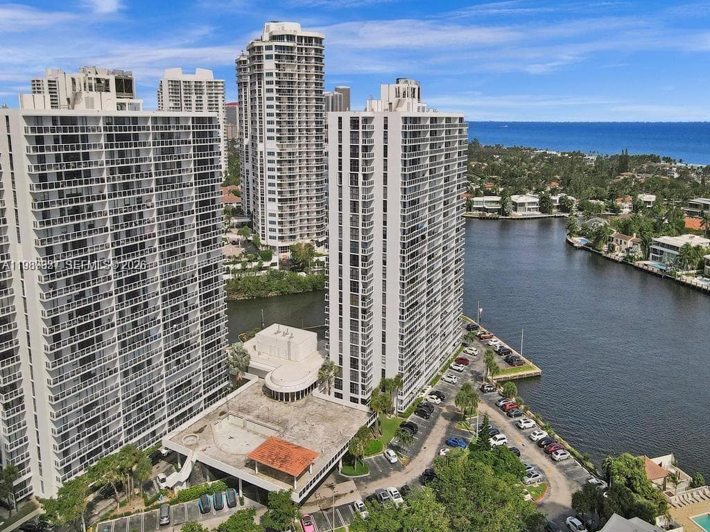 20515 E Country Club Dr # 246, Aventura FL 33180