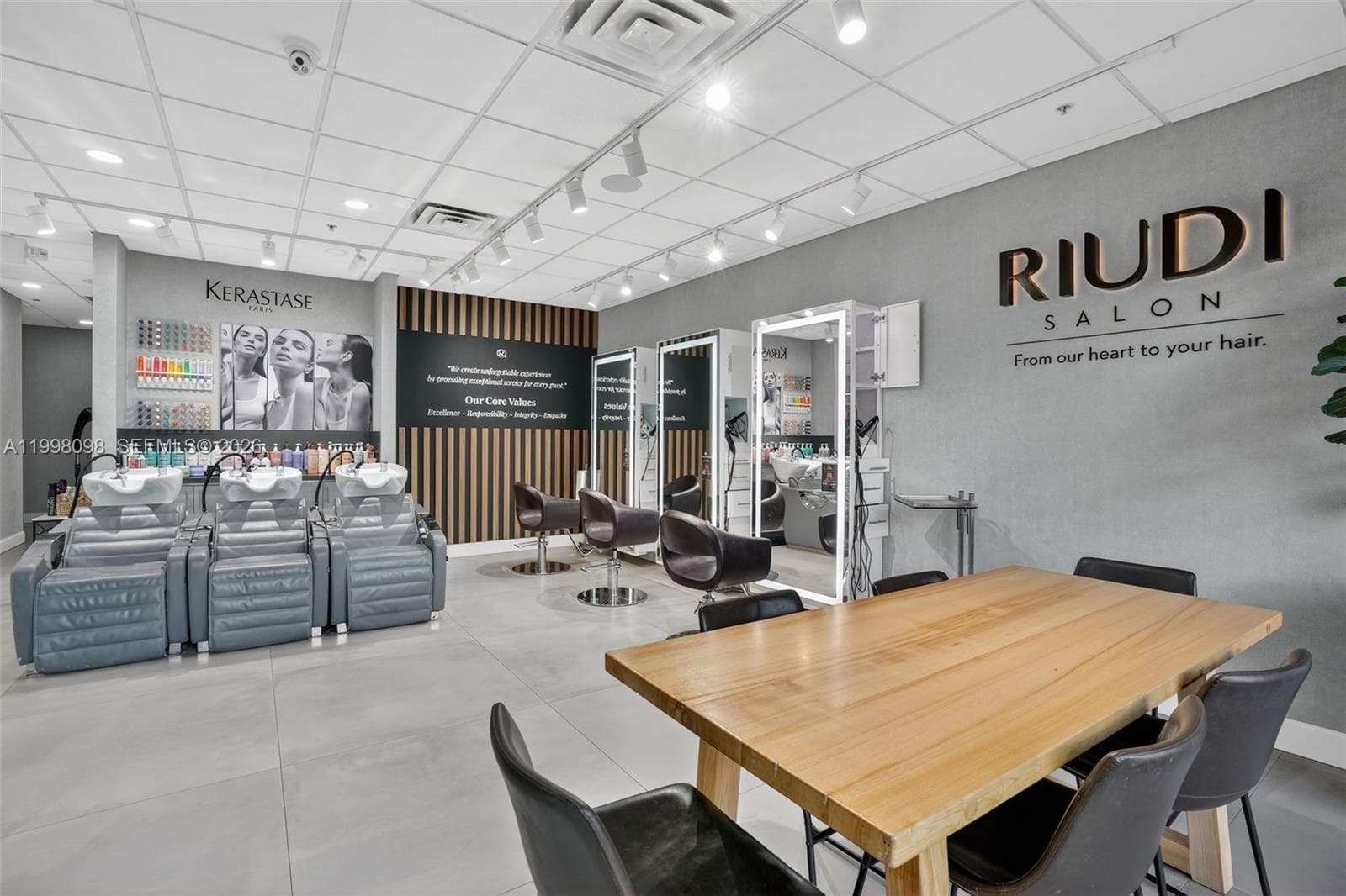 Beauty Salon Commercial Condo with Real Estate For Sale In Hial, Hialeah FL 33015