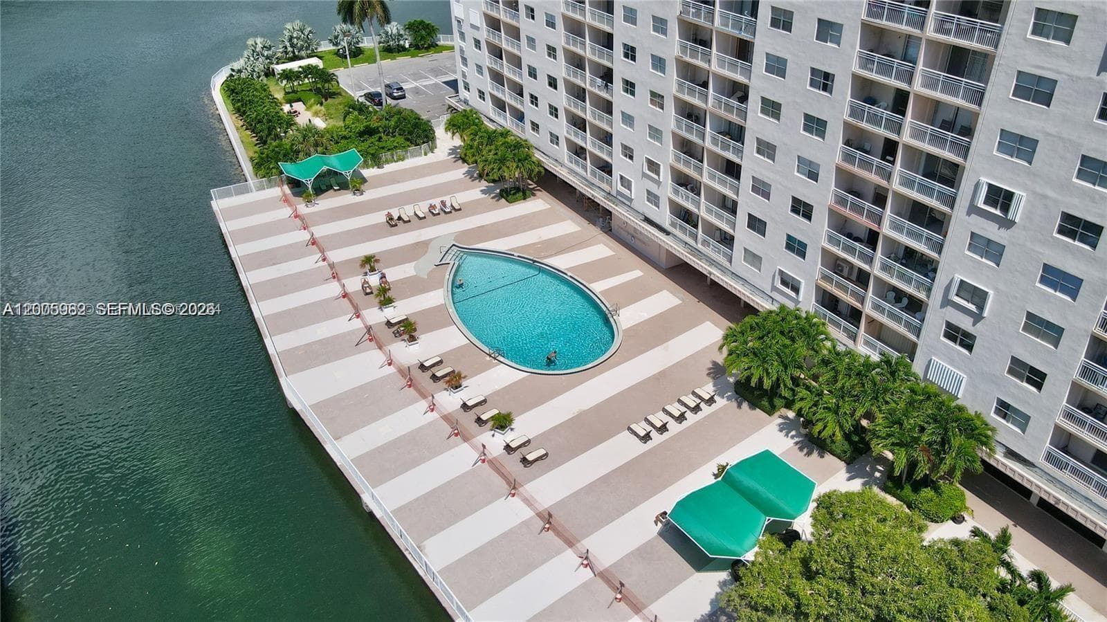 400 Kings Point Dr # 331, Sunny Isles Beach, FL 33160