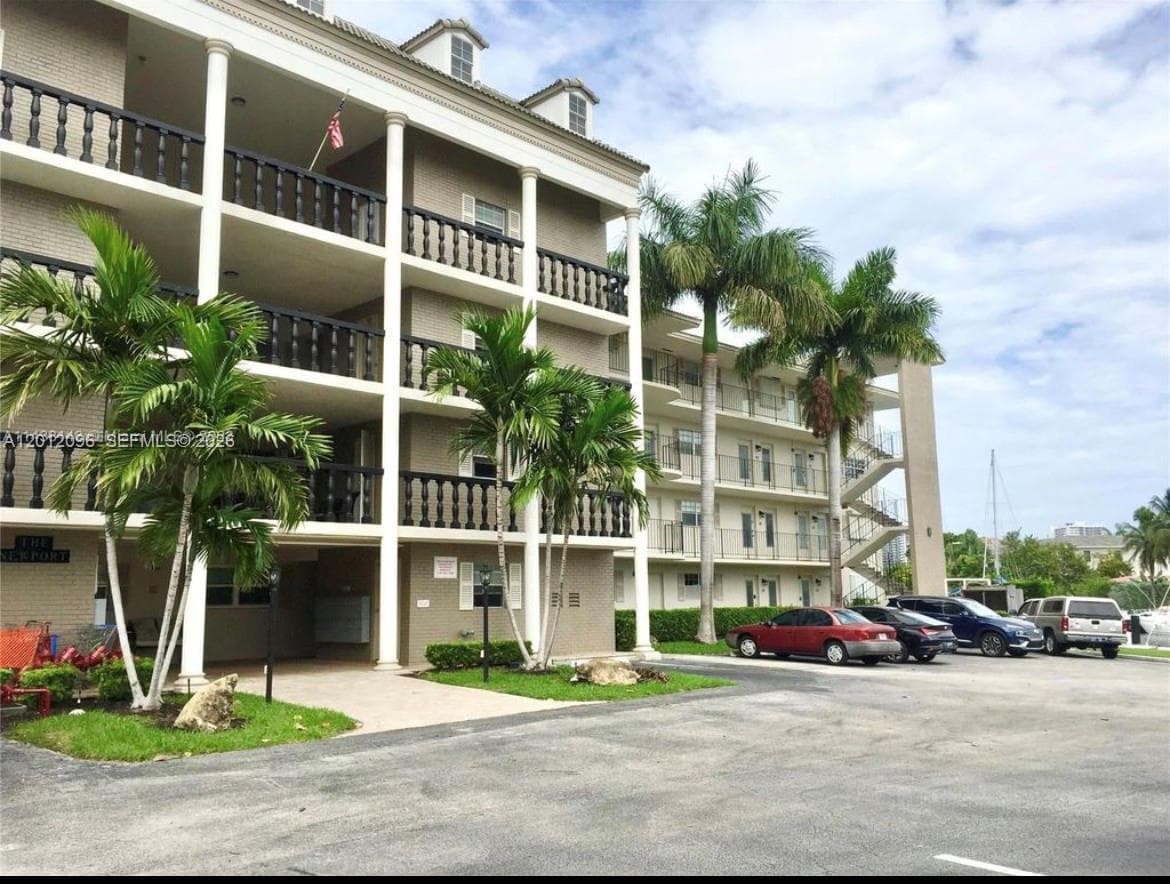 440 Paradise Isle Blvd # 406, Hallandale Beach, FL 33009