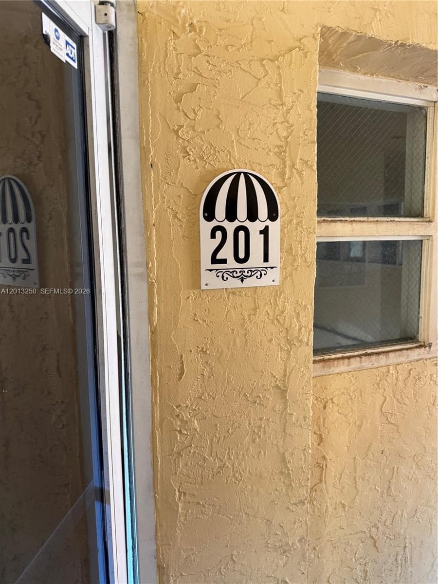 7400 NW 7th St # 201, Miami FL 33126