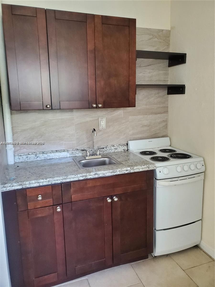 5411 Ravenswood Rd # 7a, Dania Beach FL 33312