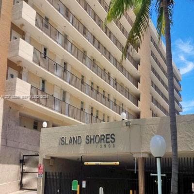 2903 NE 163rd St # 506, North Miami Beach FL 33160