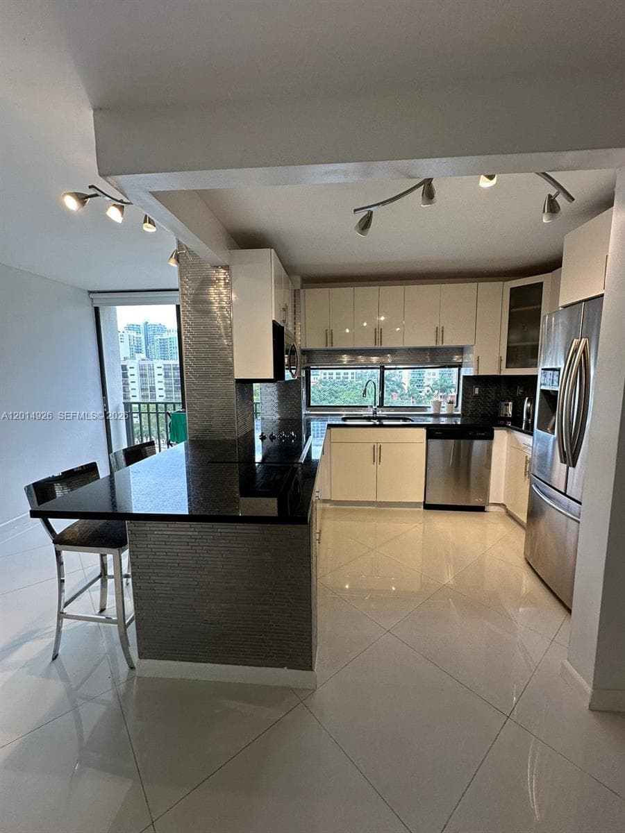 17021 N Bay Rd # 815, Sunny Isles Beach, FL 33160