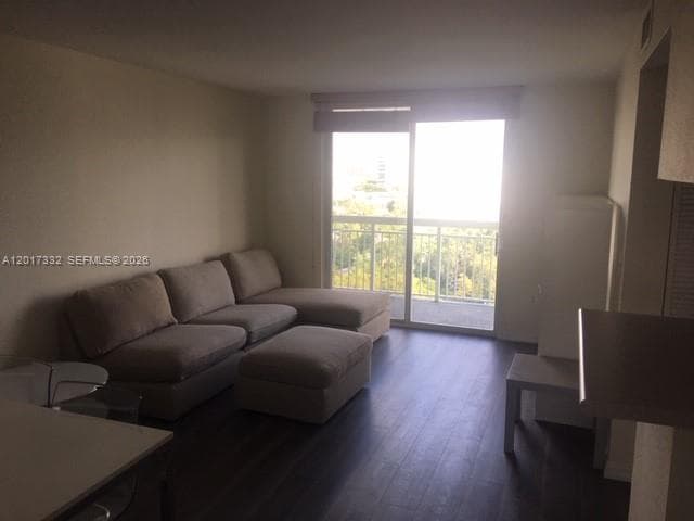 816 NW 11th St # 1104, Miami, FL 33136