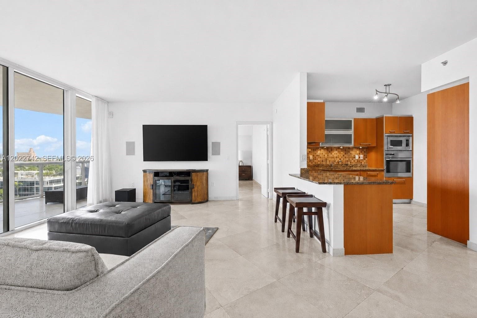 400 Alton Rd # 907, Miami Beach, FL 33139