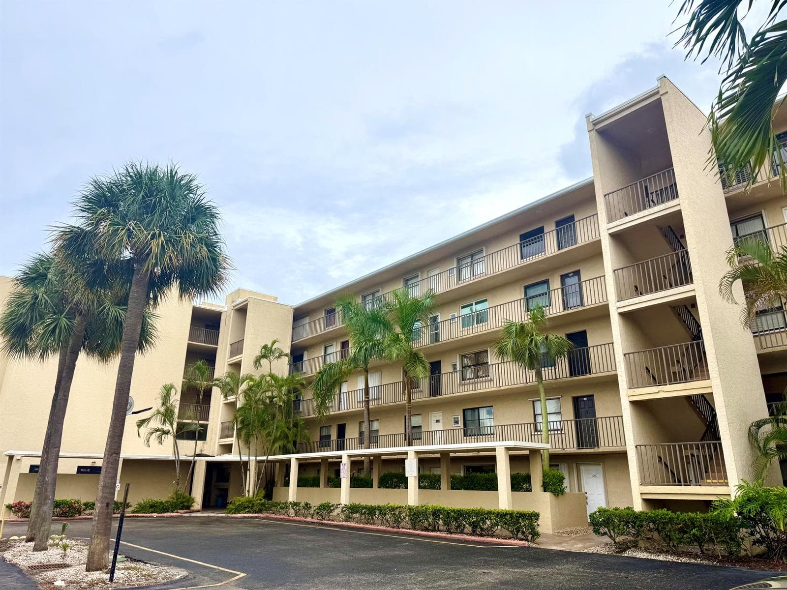 896 N Federal Highway # 325, Lantana FL 33462