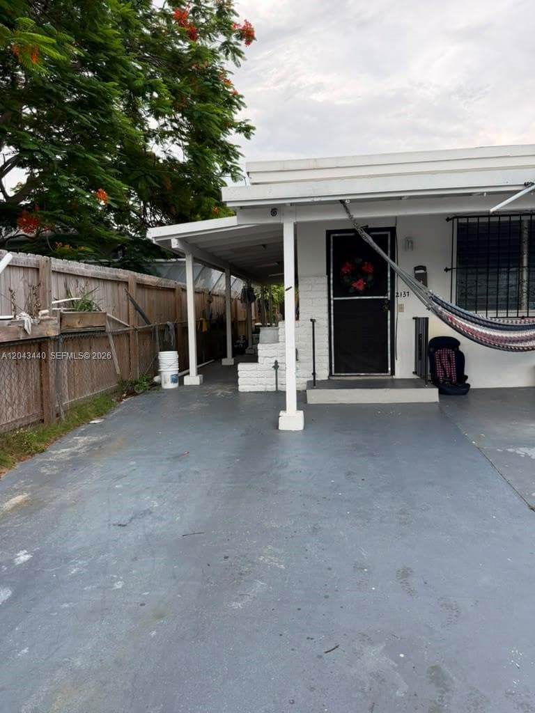 2137 NW 1st Ter # Back, Miami, FL 33125