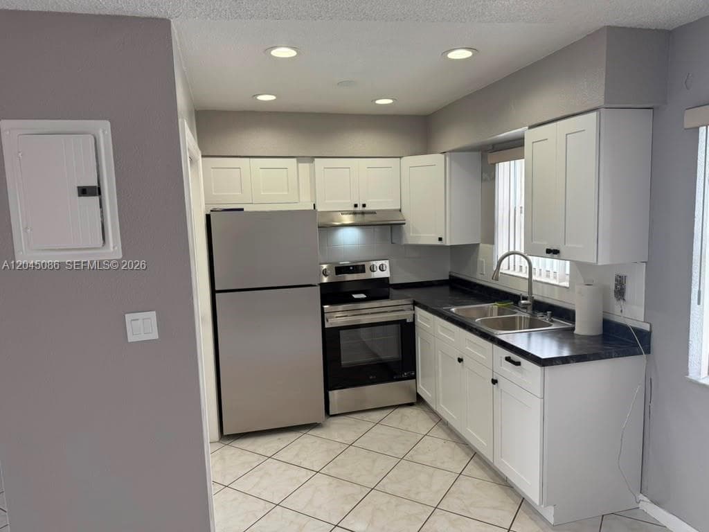 5870 NW 16th Pl # 4, Sunrise FL 33313