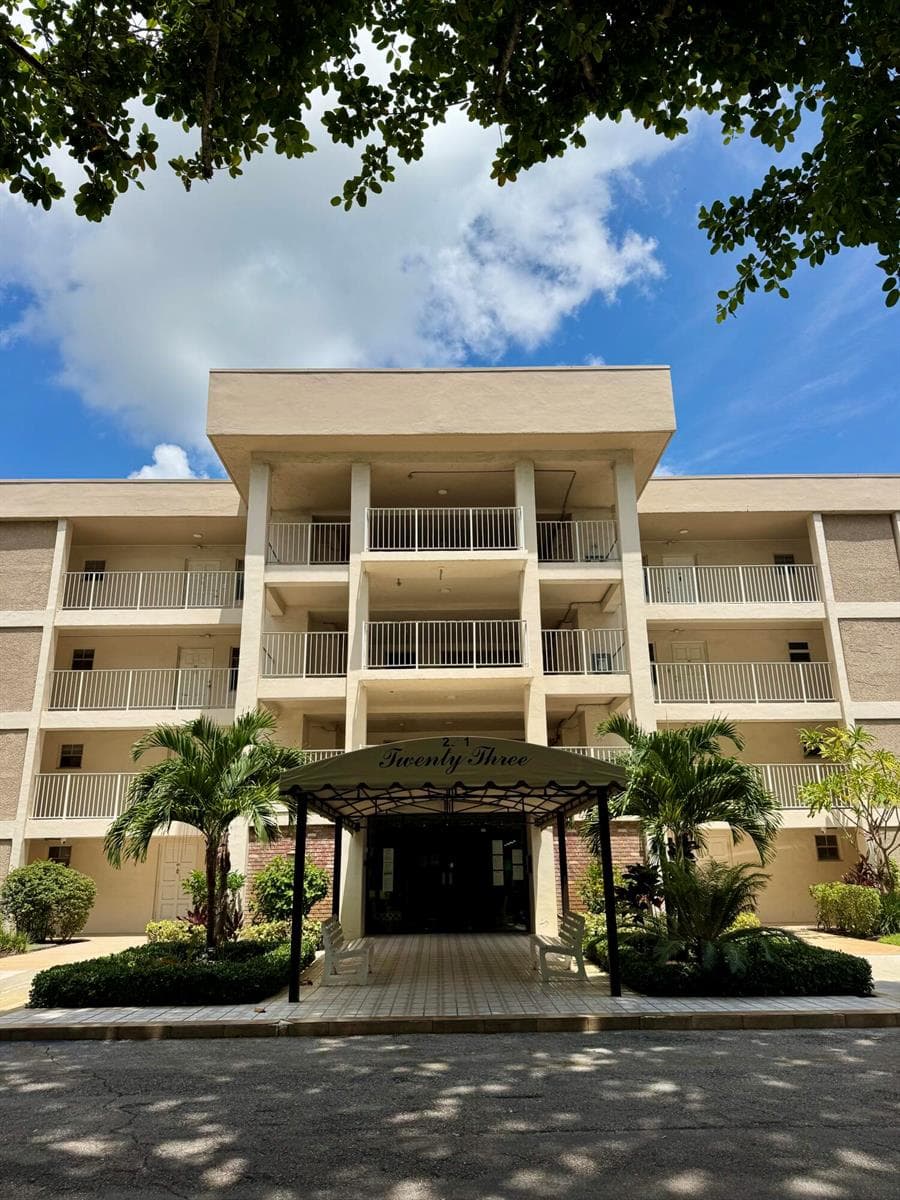 2601 S Course Drive # 401, Pompano Beach FL 33069
