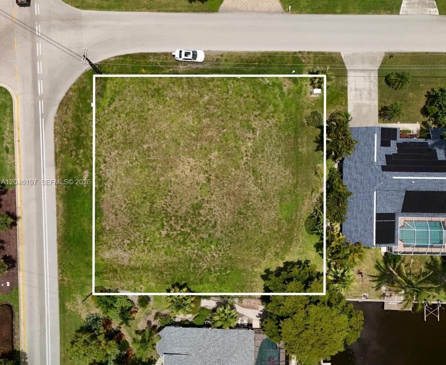 2014 EVEREST PKWY, Cape Coral FL 33904