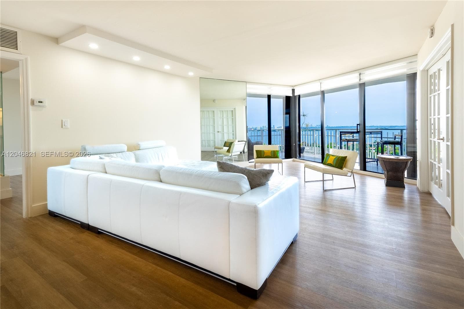 2000 Towerside Ter # 1910, Miami, FL 33138