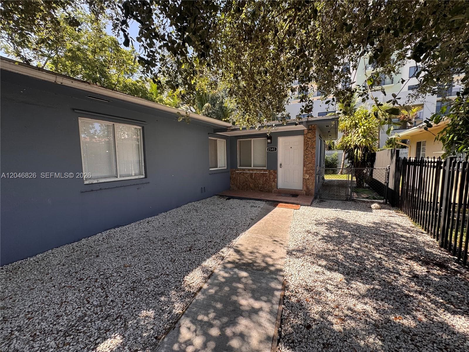 2540 NE 181st St # 2542, North Miami Beach FL 33160